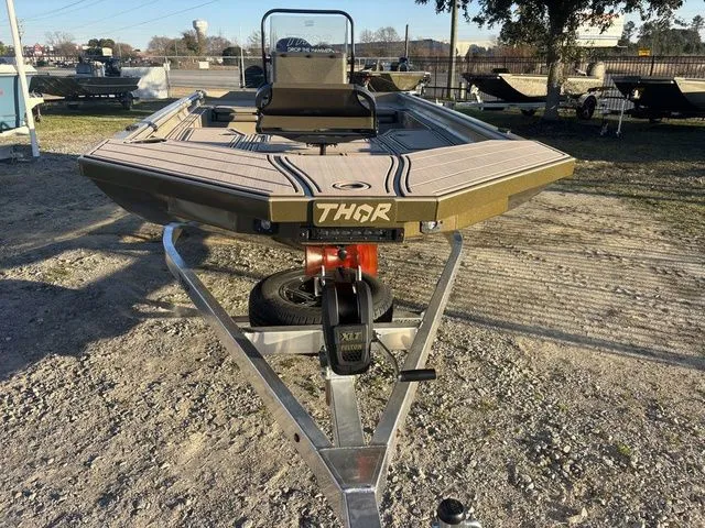 Slide: The Image of Thor 1900 Lake Hammer Center Console Elite 2026 - 3