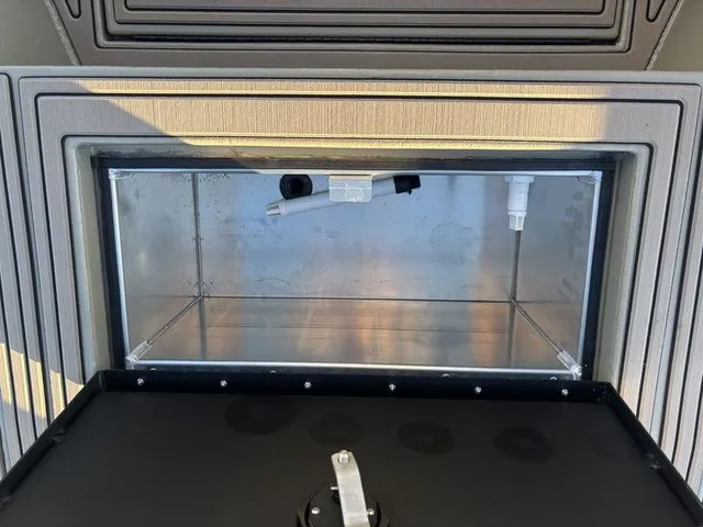 Slide: The Image of Thor 1900 Lake Hammer Center Console Elite 2026 - 30