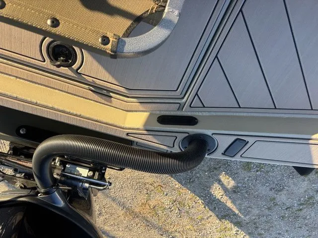 Slide: The Image of Thor 1900 Lake Hammer Center Console Elite 2026 - 32