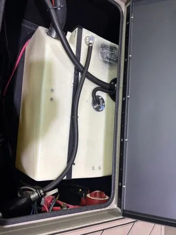 Slide: The Image of Thor 1900 Lake Hammer Center Console Elite 2026 - 35