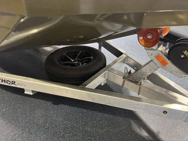 Slide: The Image of Thor 1900 Lake Hammer Center Console Elite 2026 - 43