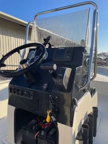 Slide: The Image of Alumacraft MV1860 AW Bay 2017 - 6