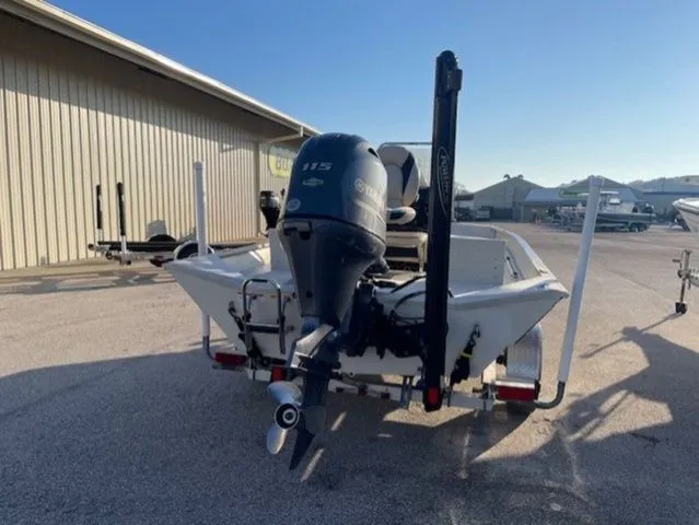 Slide: The Image of Alumacraft MV1860 AW Bay 2017 - 8