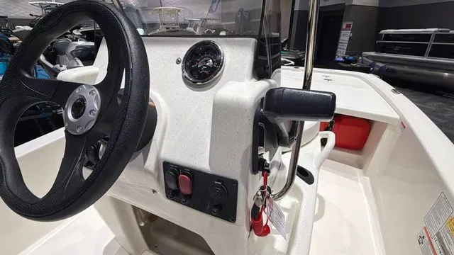 Slide: The Image of Mako Pro Skiff 13 CC 2026 - 16