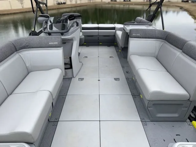 Slide: The Image of Sea-Doo Switch® Cruise 18-230 Hp Galvanized 2023 - 12