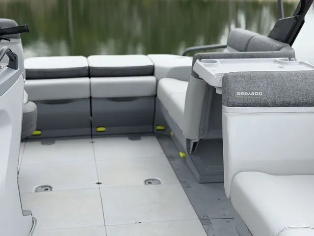 Slide: The Image of Sea-Doo Switch® Cruise 18-230 Hp Galvanized 2023 - 15