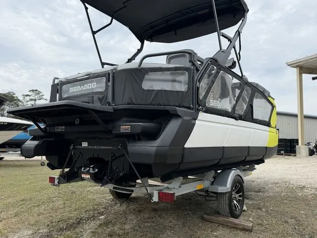 Slide: The Image of Sea-Doo Switch® Cruise 18-230 Hp Galvanized 2023 - 7