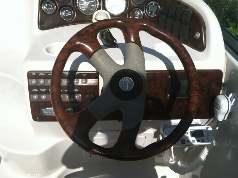 Slide: The Image of Crownline Boats 242 CR 2003 - 8