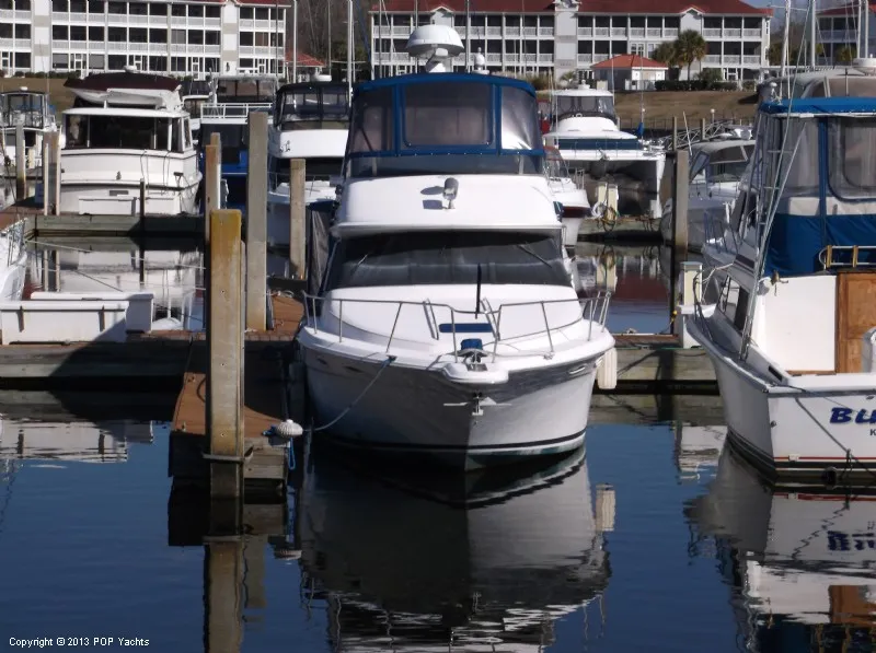 Slide: The Image of Sea Ray 370 Sedan Bridge 1993 - 2