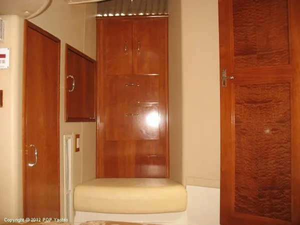 Slide: The Image of Carver Yachts 410 Sport Sedan 2003 - 6