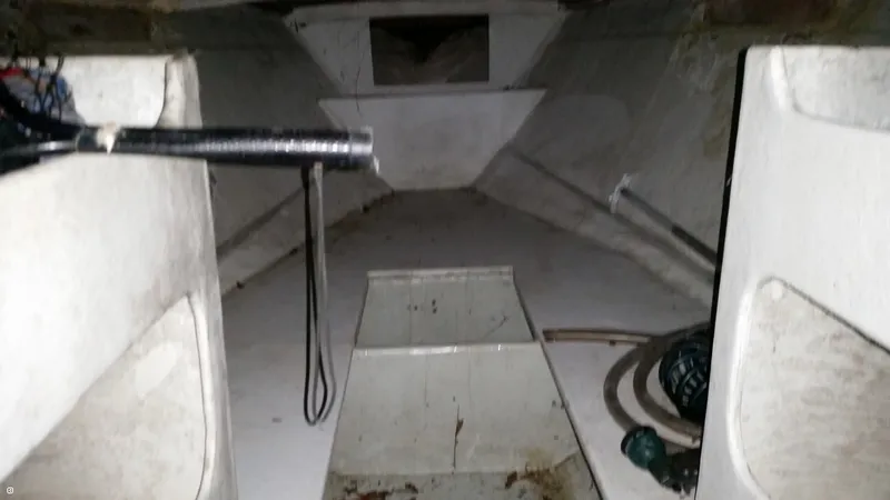Slide: The Image of Chris-Craft 30 Scorpion 1985 - 10