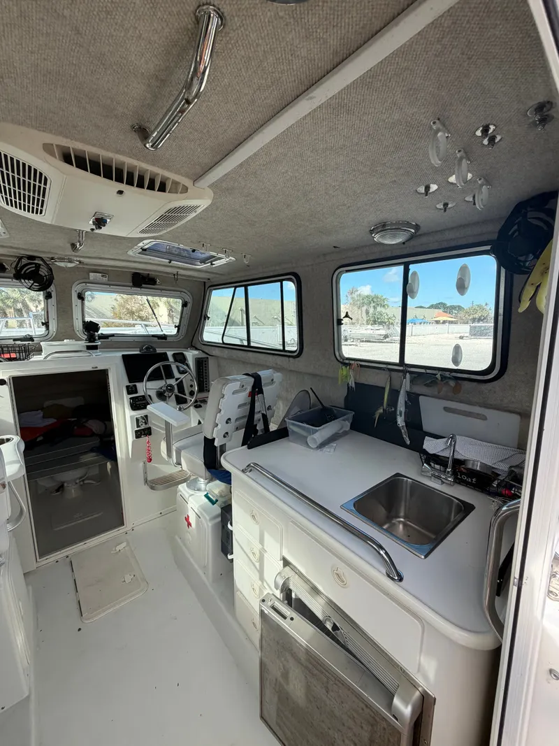 Slide: The Image of Parker Marine 2530 XLT 2014 - 13