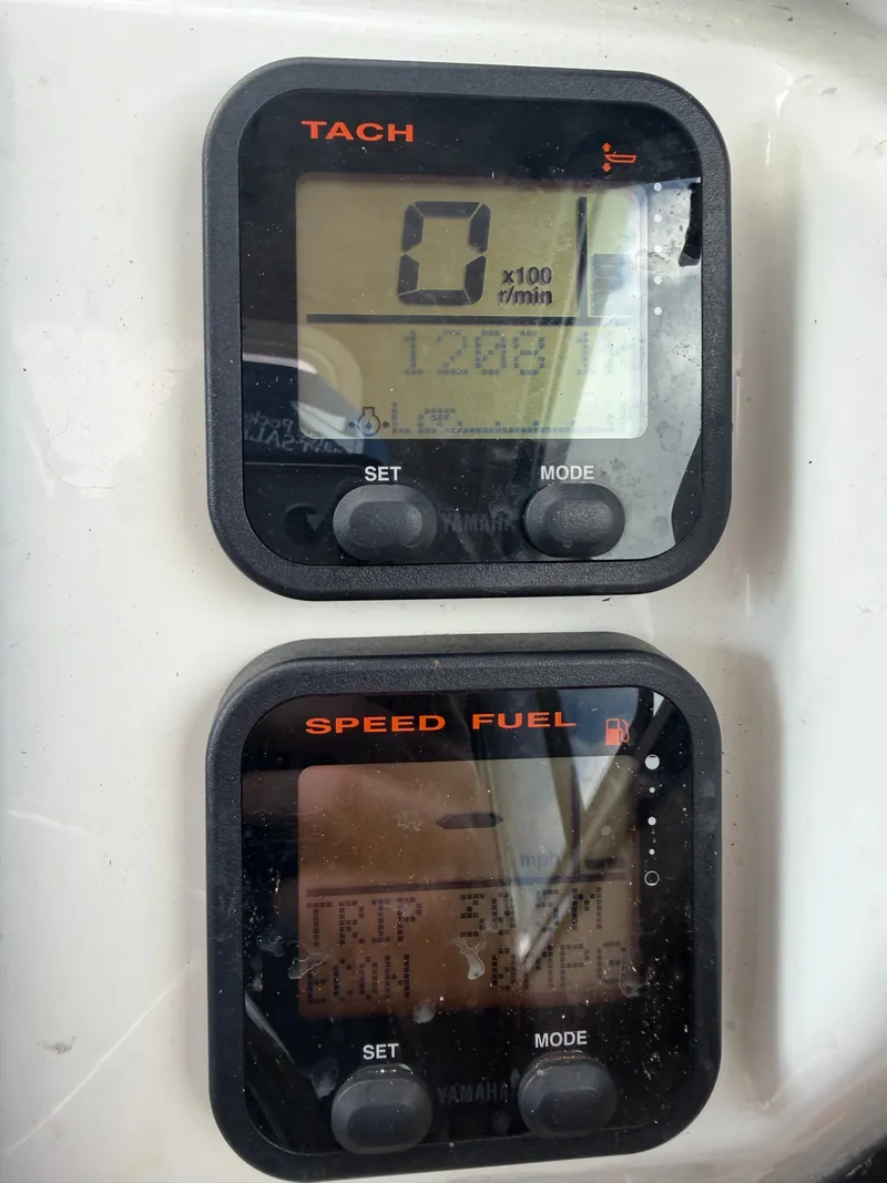 Slide: The Image of Parker Marine 2530 XLT 2014 - 19