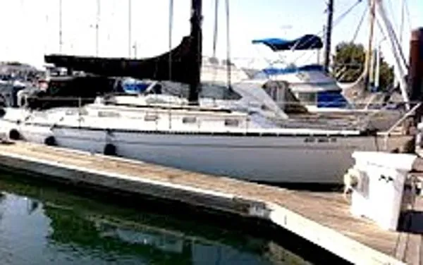 Slide: The Image of Islander 36 ' Sloop 1973 - 0