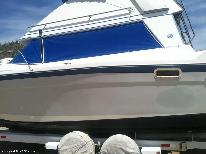 Slide: The Image of Bayliner 285 Contessa 1987 - 2