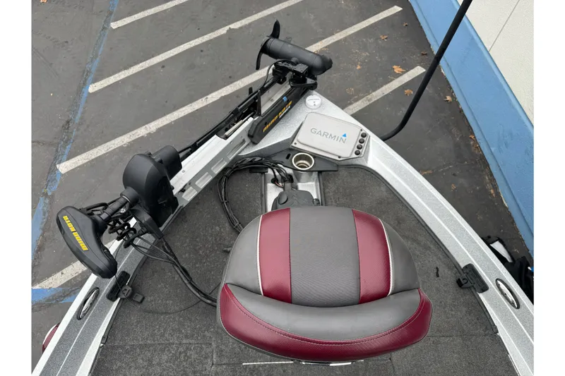 Slide: The Image of 2017 Ranger Z175 boat with Garmin system and Minn Kota trolling motor. - 5