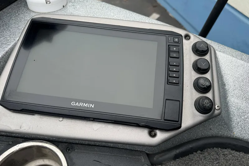Slide: The Image of Garmin navigation system on 2017 Ranger Z175 boat dashboard. - 7