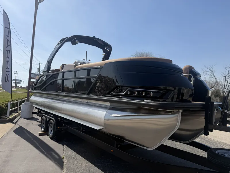 Slide: The Image of Harris Grand Mariner 250 2026 - 12