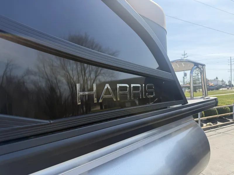 Slide: The Image of Harris Grand Mariner 250 2026 - 4