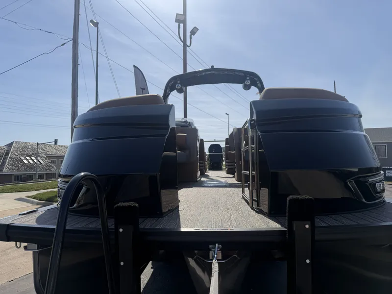 Slide: The Image of Harris Grand Mariner 250 2026 - 5