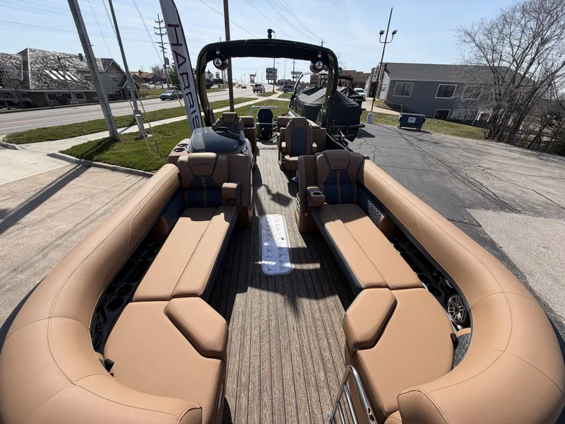 Slide: The Image of Harris Grand Mariner 250 2026 - 7