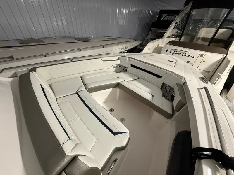 Slide: The Image of Tiara 34 LS 2024 - 15