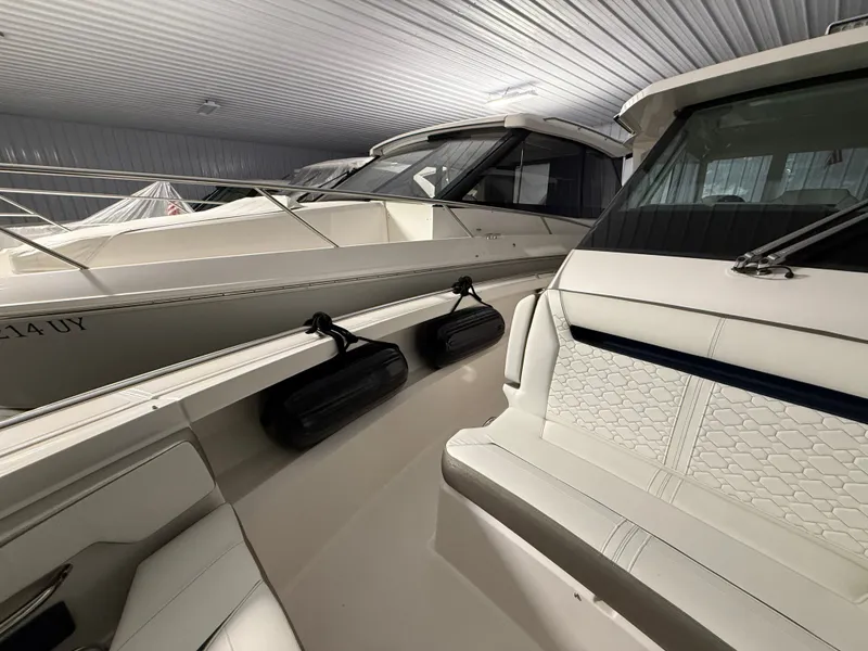 Slide: The Image of Tiara 34 LS 2024 - 18