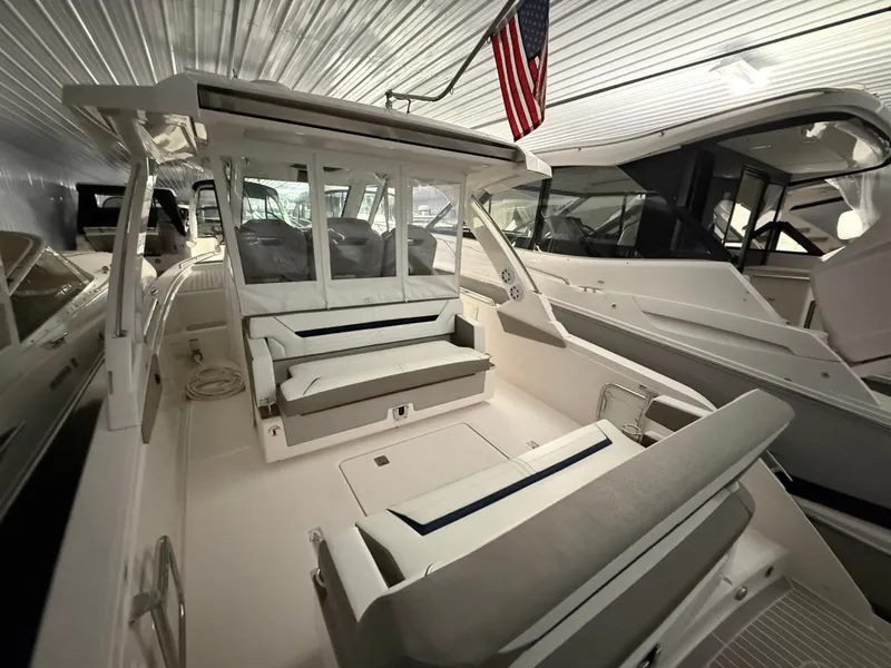 Slide: The Image of Tiara 34 LS 2024 - 6