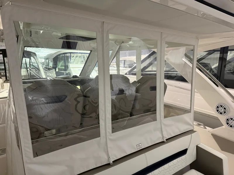 Slide: The Image of Tiara 34 LS 2024 - 8