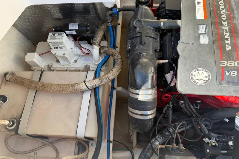 Slide: The Image of Engine compartment of a 2017 Regal 2700 ES Bowrider with Volvo Penta V8 engine. - 24