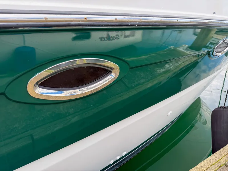 Slide: The Image of Maxum 4200 SCR 2002 - 18