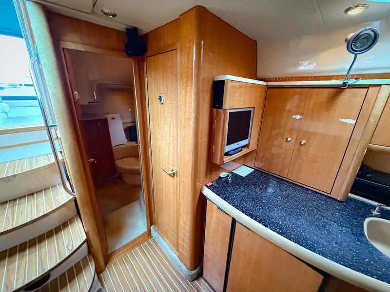 Slide: The Image of Maxum 4200 SCR 2002 - 23