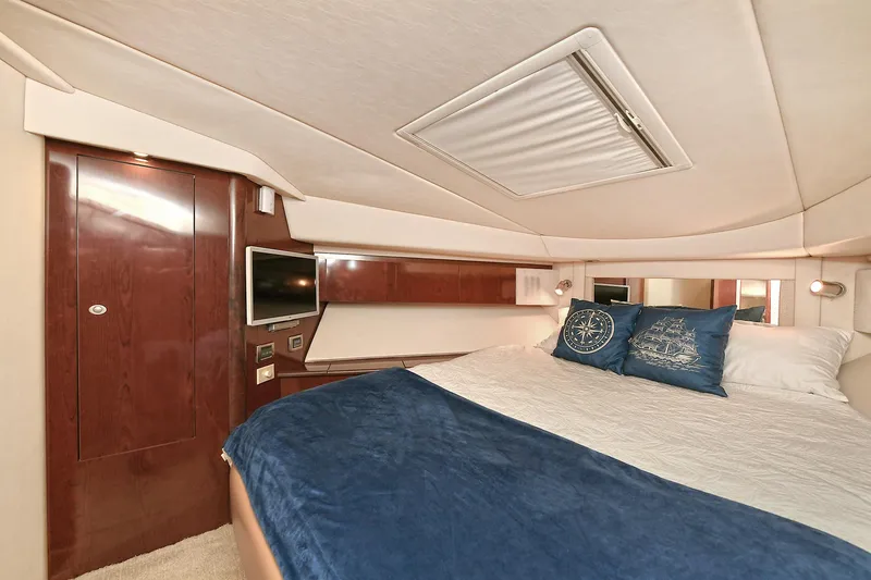 Slide: The Image of Luxurious cabin of the 2008 Sea Ray 44 Sedan Bridge yacht. - 35