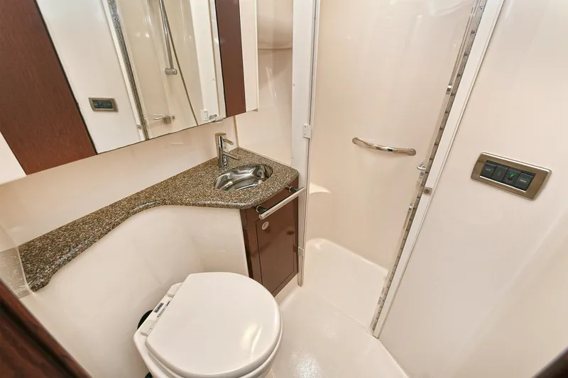 Slide: The Image of Luxurious bathroom on the 2008 Sea Ray 44 Sedan Bridge. - 38