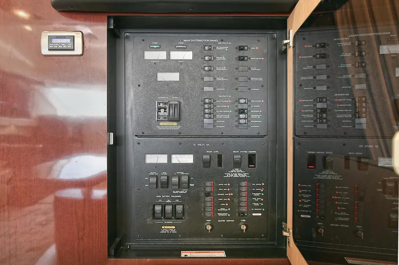 Slide: The Image of Sea Ray 44 Sedan Bridge 2008 - 53