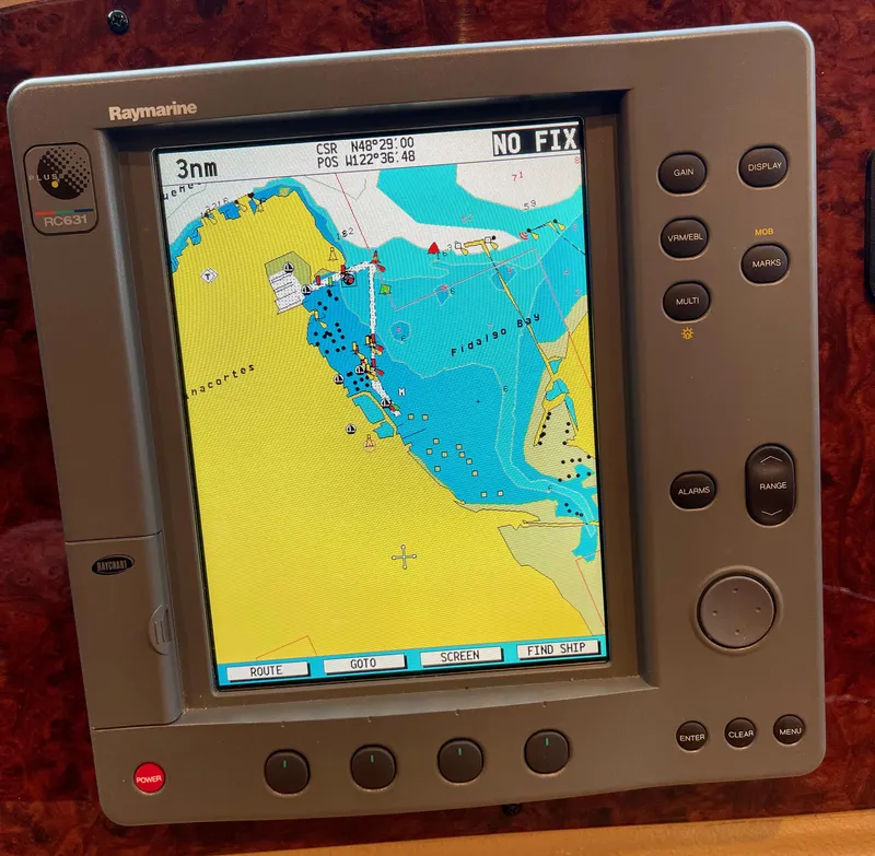 Slide: The Image of RAYMARINE GPS/PLOTTER - 31