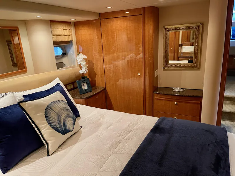 Slide: The Image of Bayliner 5788 Pilot House Motoryacht 2002 - 50