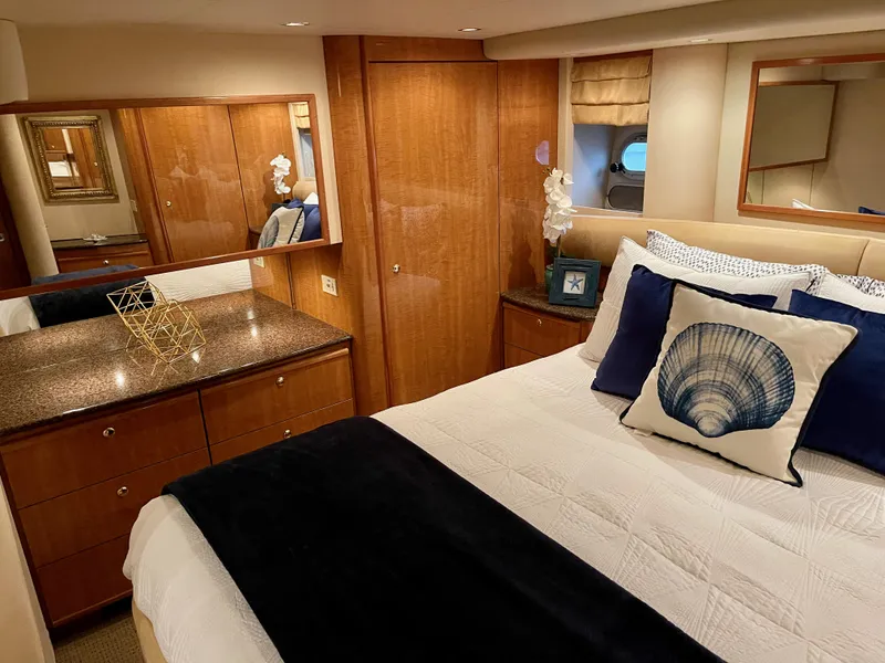 Slide: The Image of Bayliner 5788 Pilot House Motoryacht 2002 - 52