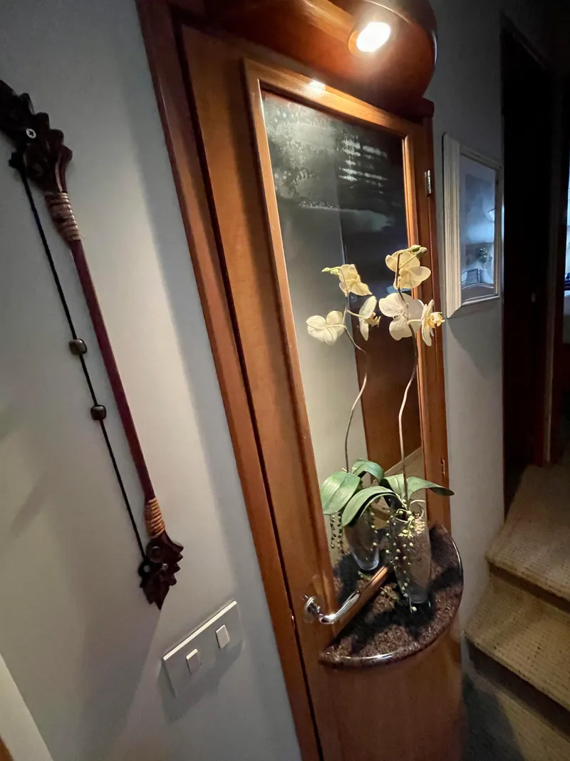 Slide: The Image of Bayliner 5788 Pilot House Motoryacht 2002 - 73