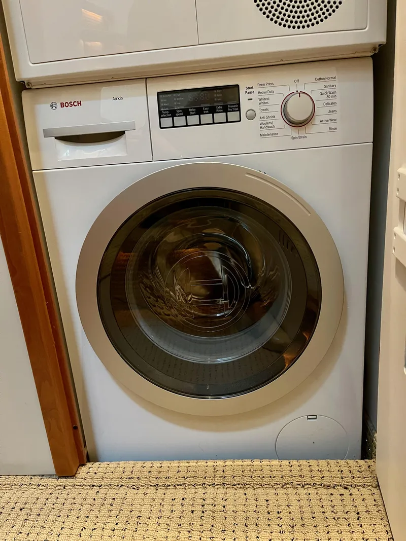 Slide: The Image of Bayliner 5788 Pilot House Motoryacht 2002 - 74