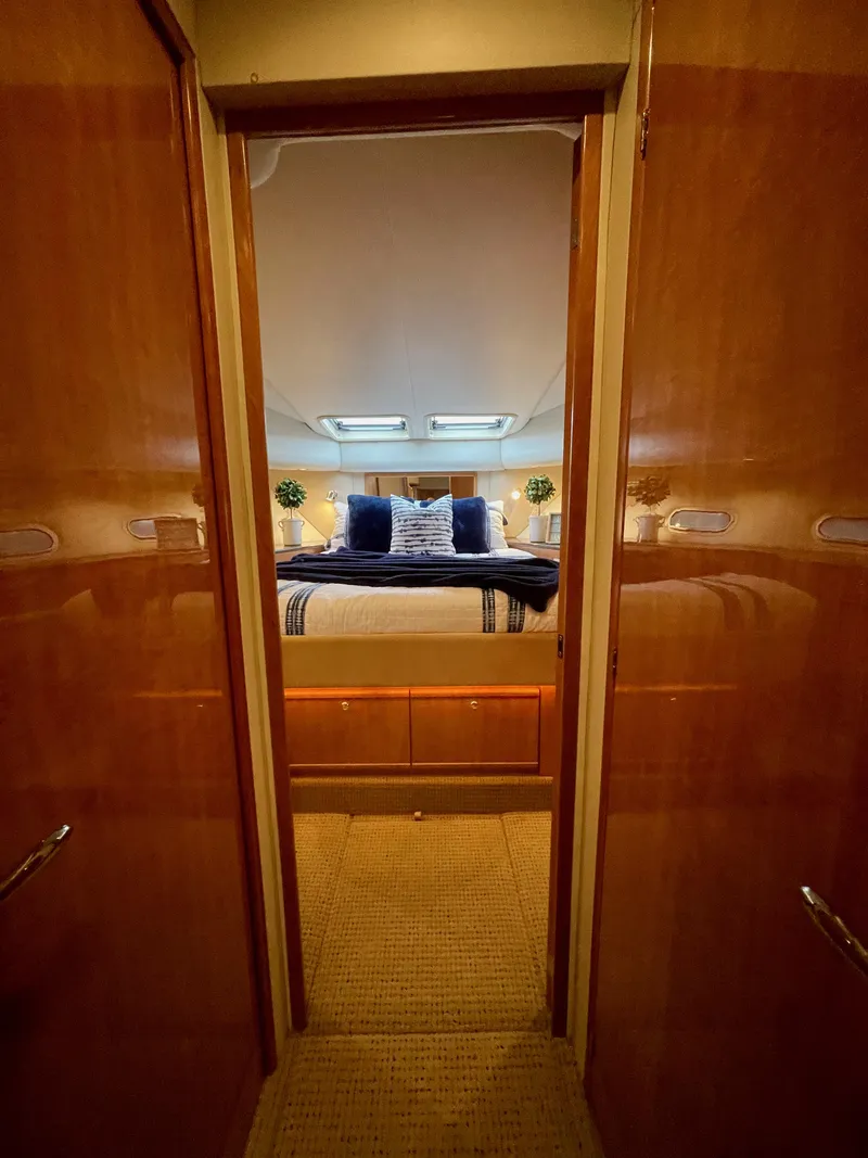 Slide: The Image of Bayliner 5788 Pilot House Motoryacht 2002 - 79