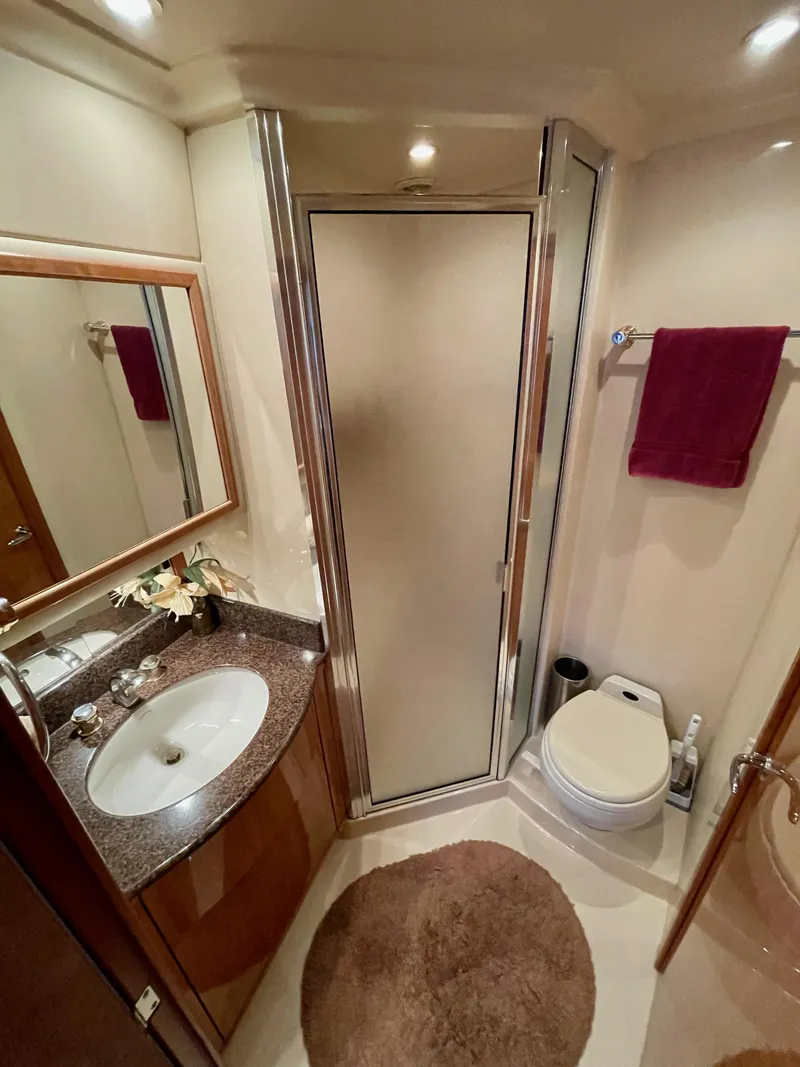 Slide: The Image of Bayliner 5788 Pilot House Motoryacht 2002 - 89