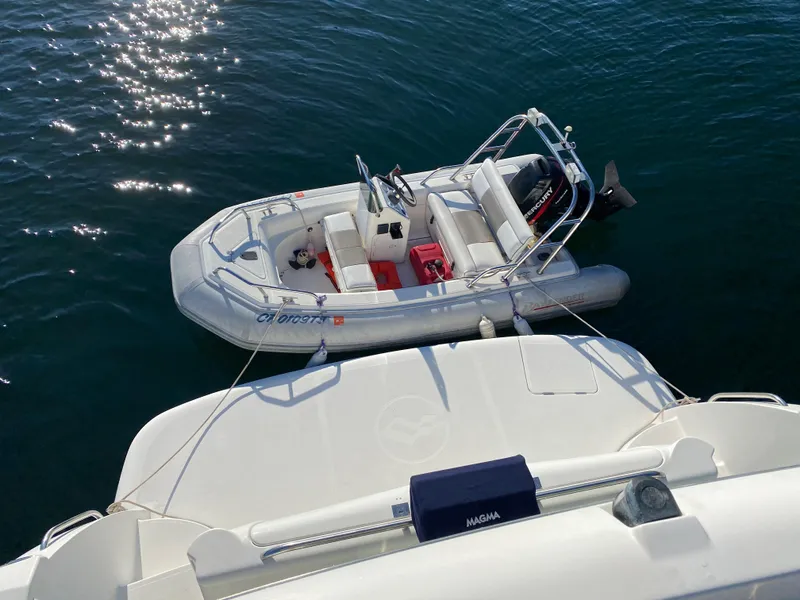 Slide: The Image of Bayliner 5788 Pilot House Motoryacht 2002 - 97