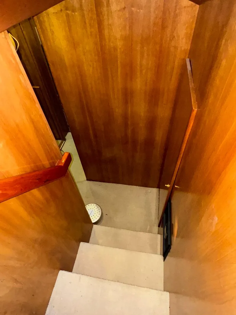 Slide: The Image of Navigator 5700 2002 - 51