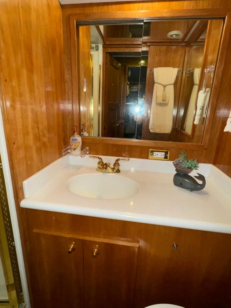 Slide: The Image of Navigator 5700 2002 - 62