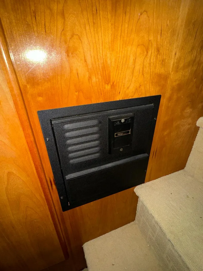 Slide: The Image of Navigator 5700 2002 - 64