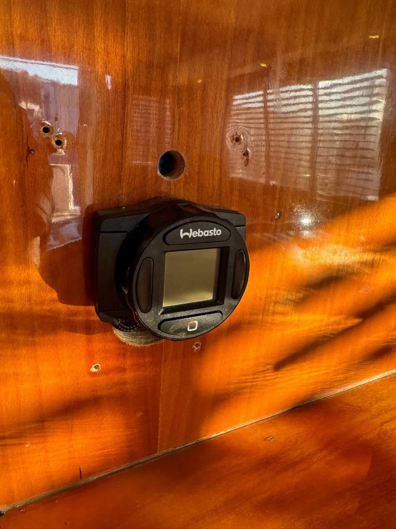 Slide: The Image of Navigator 5700 2002 - 68