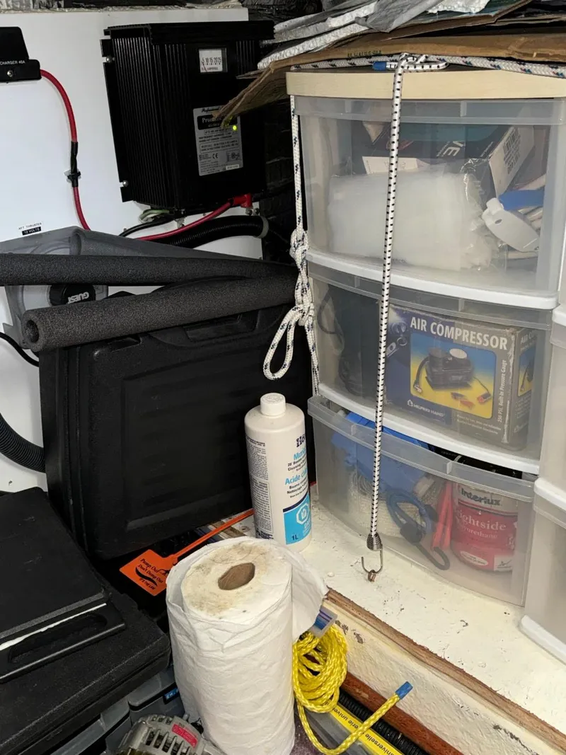 Slide: The Image of Navigator 5700 2002 - 71