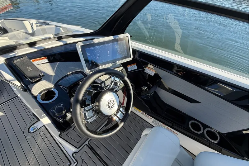Slide: The Image of Yamaha 222SD 2026 - 16
