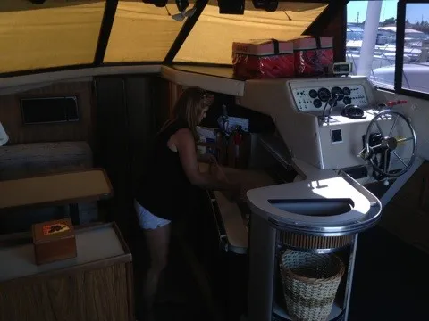 Slide: The Image of Sea Ray 340 Sedan Bridge 1985 - 5
